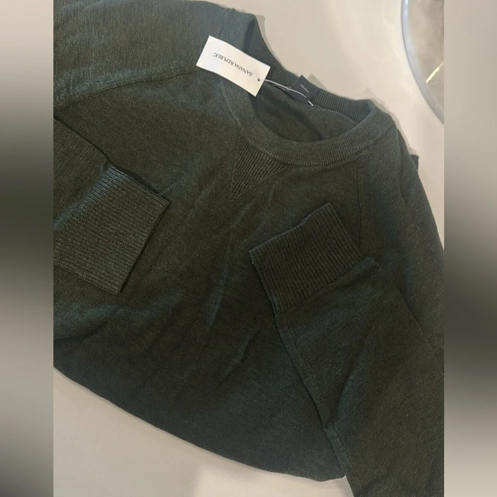 NWT Banana Republic Dark Green Crewneck Sweater size Medium